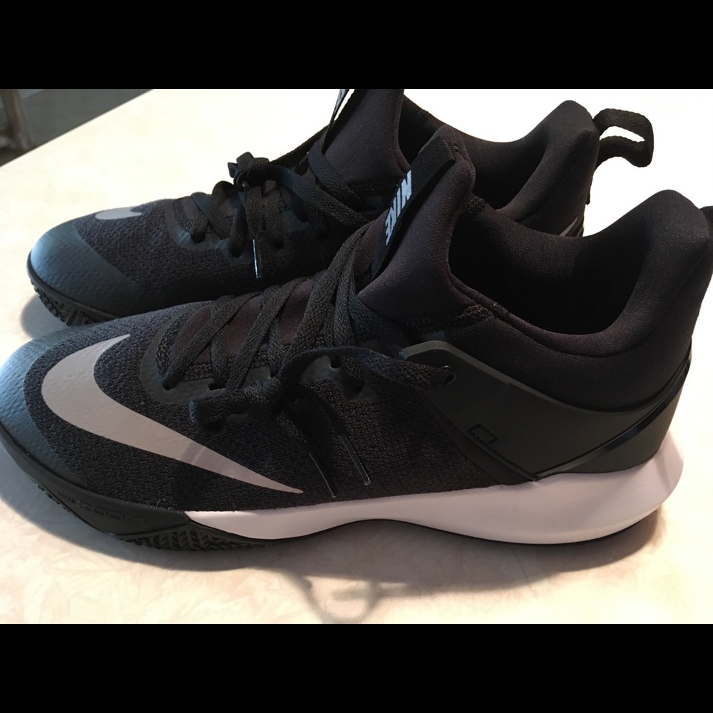 BRAND NEW MENS NIKE SNEAKERS
